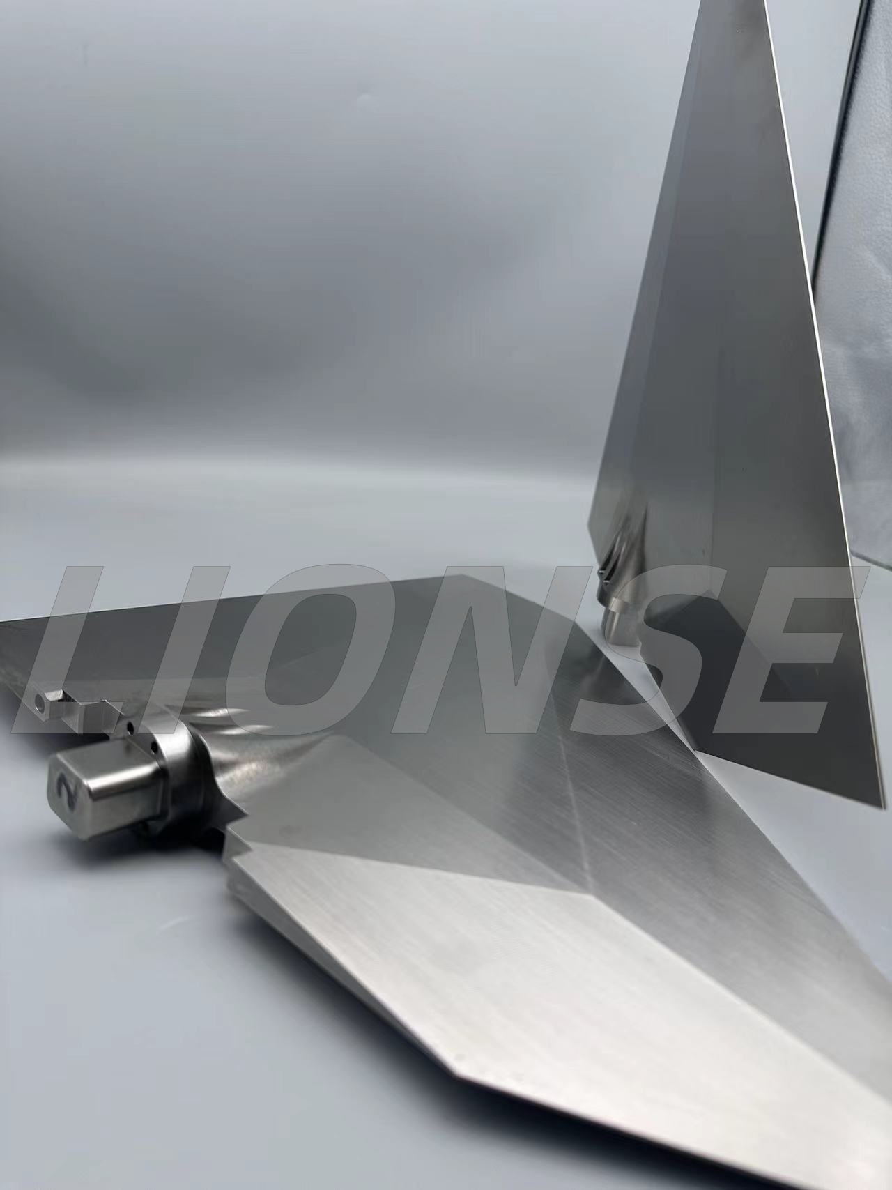 လေကြောင်းကုန်ထုတ်လုပ်မှုအတွက် 5-Axis CNC ၏အခန်းကဏ် role